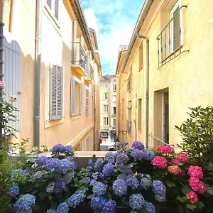 appartement-luxe-terrasse-climatisation-centre-d-aix.aixenprovencehotels.org/
